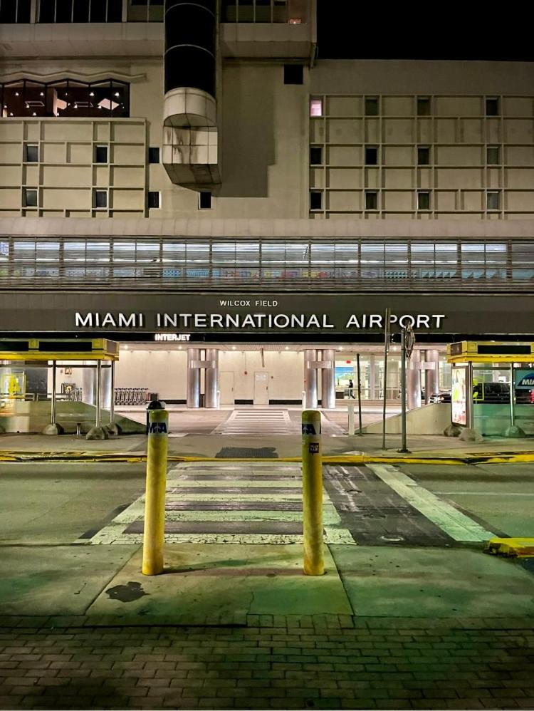 Pretty Private Room, Near The Airport - Free Parking - 01 Miami Exterior photo